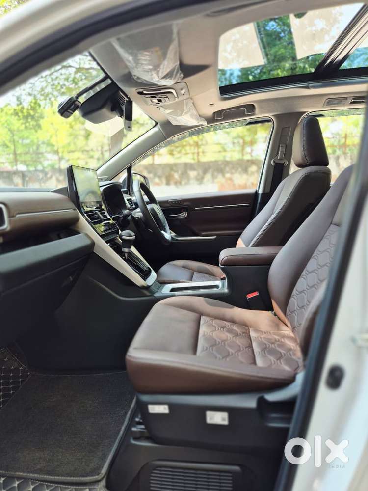 Toyota Innova Hycross 2.0 Zx (o) Hybrid 7 Str, 2025, Petrol