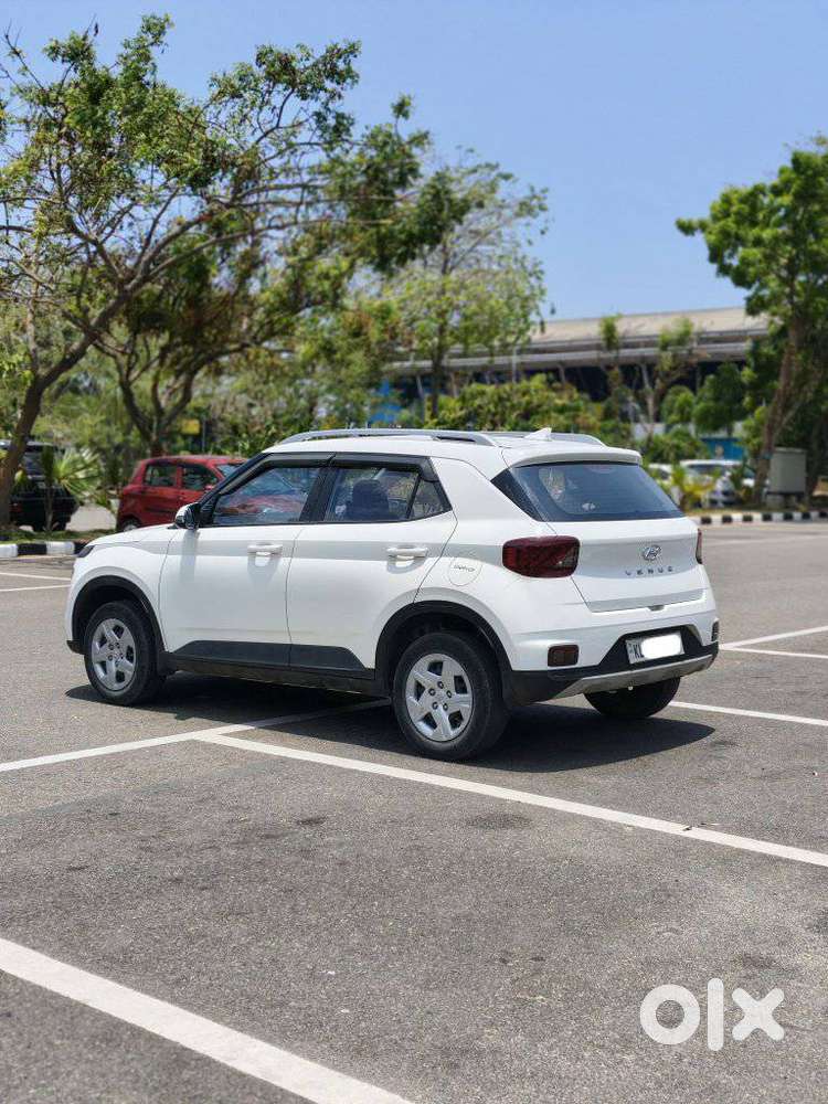 Hyundai Venue 1.2 S Plus, 2021, Petrol