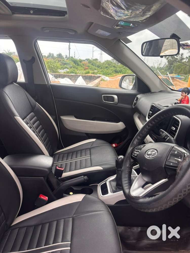 Hyundai Venue Petrol 2025