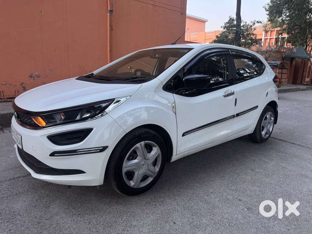 Tata Altroz 1.2 Xm, 2023, Petrol