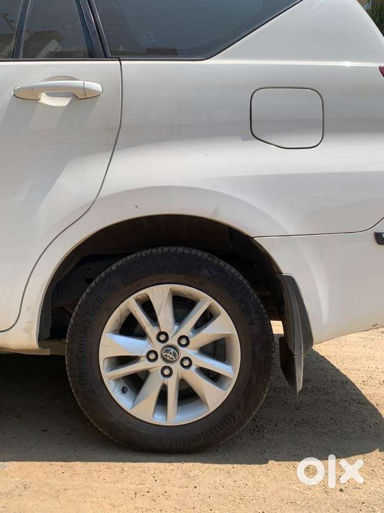 Toyota Innova Crysta 2016 Diesel Well Maintained