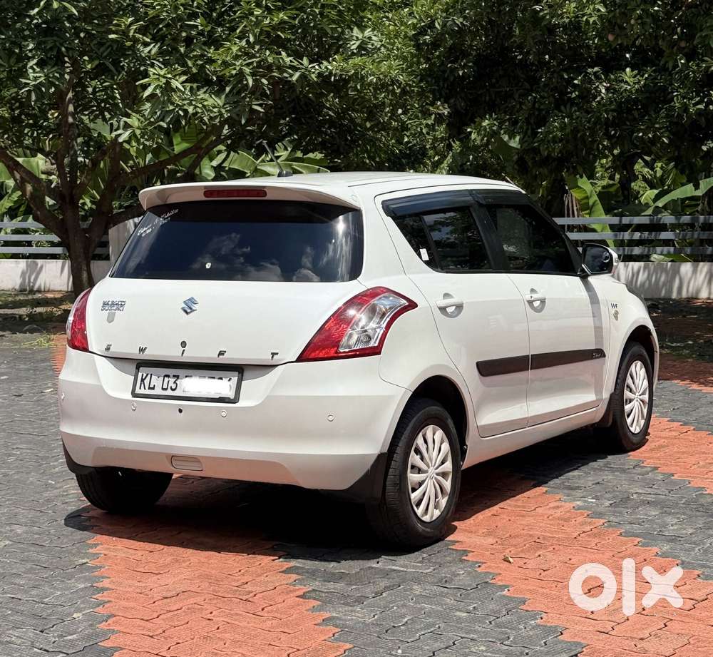 Maruti Suzuki Swift Lxi Option, 2015, Petrol