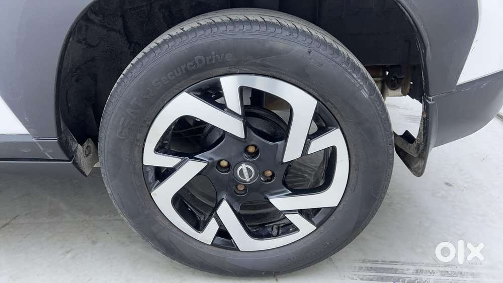 Nissan Magnite 1.0 Xv Premium Turbo Cvt, 2022, Petrol