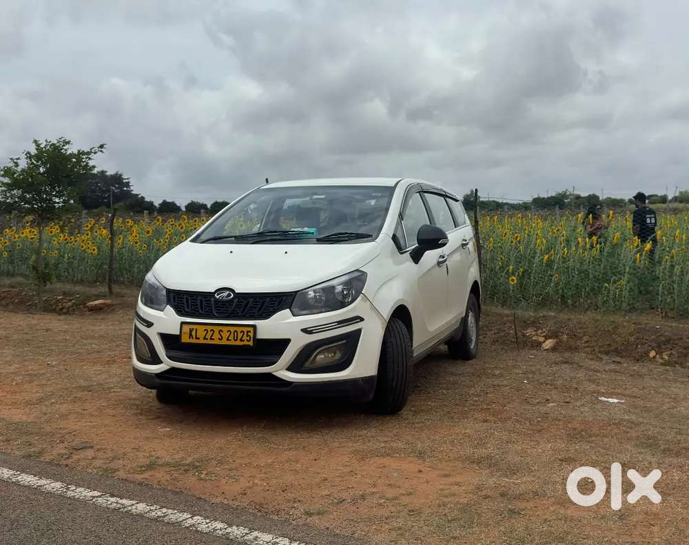 Mahindra Marazzo 2023 Diesel Manual