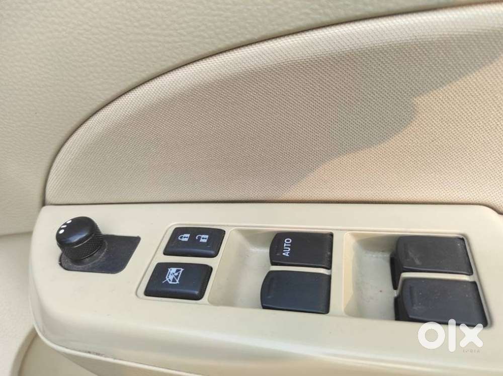 Maruti Suzuki Swift Dzire 1.2 Vxi Bsiv, 2013, Petrol