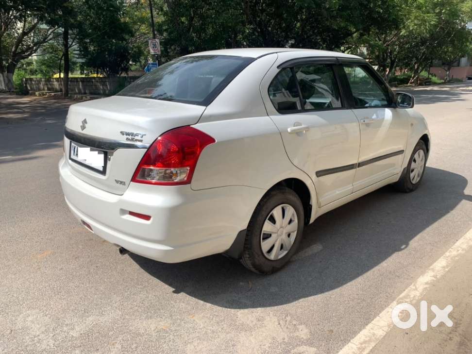 Maruti Suzuki Swift Dzire 1.2 Vxi Bsiv, 2011, Petrol