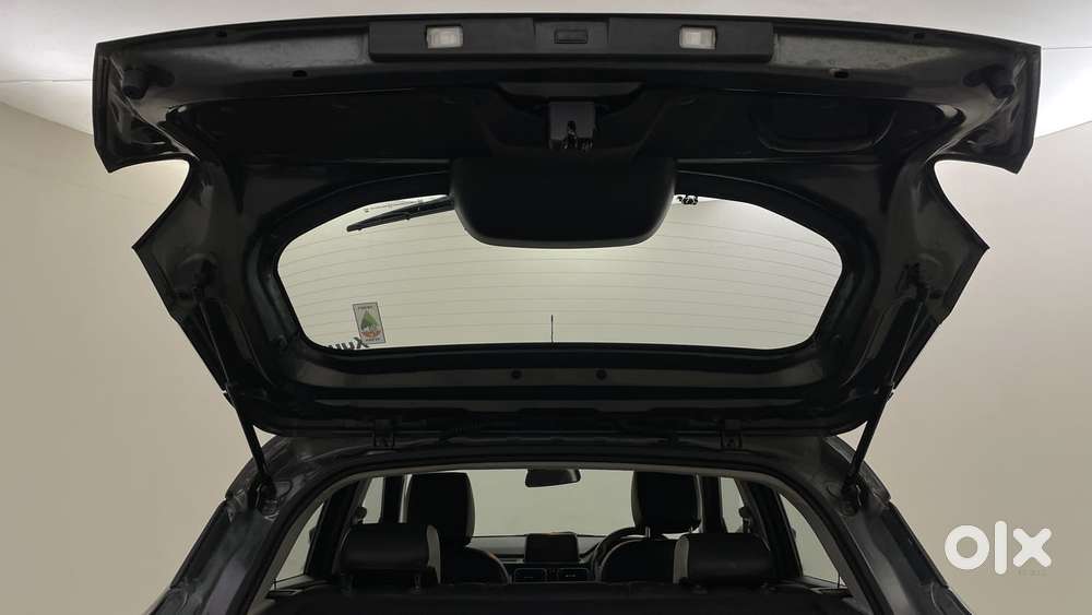 Tata Punch 1.2 Revotron Creative Dual Tone, 2022, Petrol