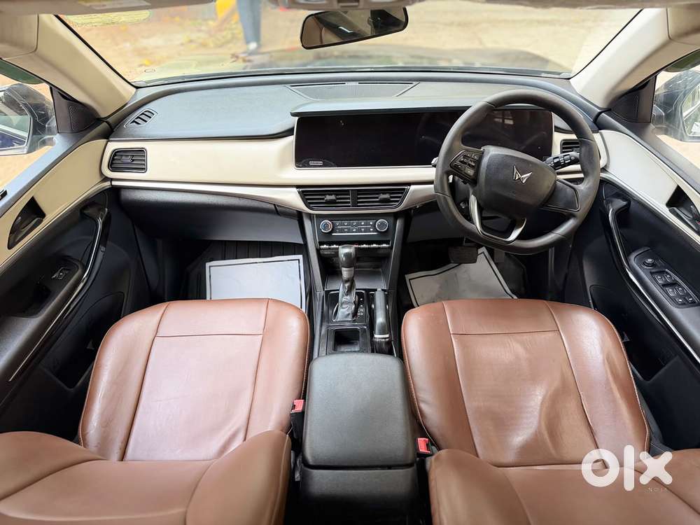 Mahindra Xuv700 2.2 Ax 7 Diesel At Str, 2023, Diesel