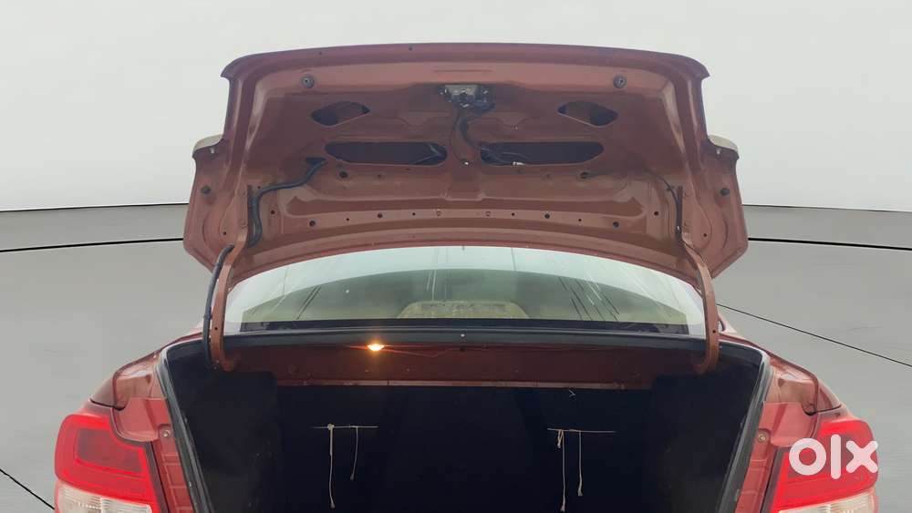 Maruti Suzuki Swift Dzire Amt Vxi, 2017, Petrol