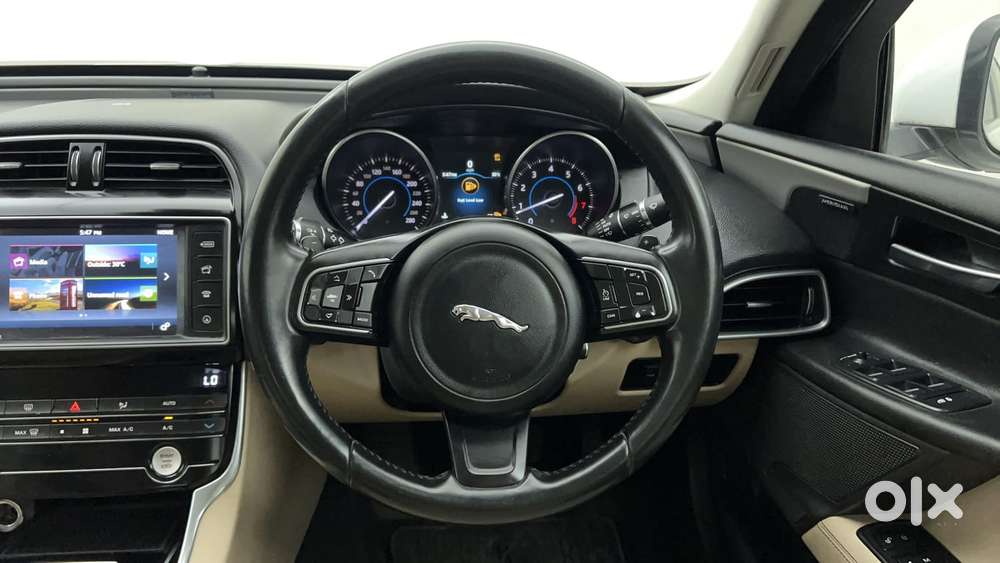 Jaguar Xe Prestige, 2016, Petrol