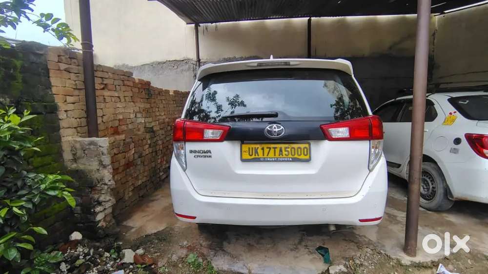 Toyota Innova Crysta 2.4 Mt 2024