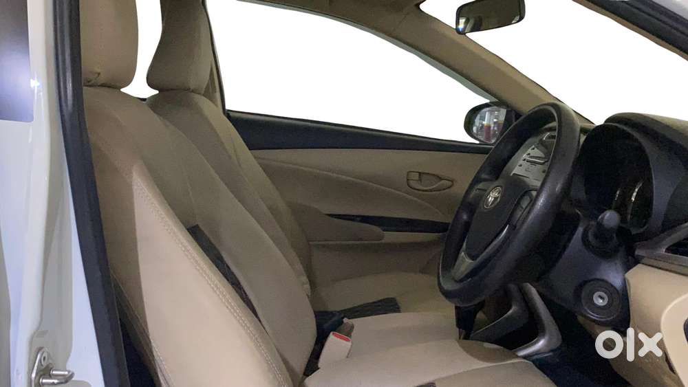 Toyota Yaris J Cvt, 2018, Petrol
