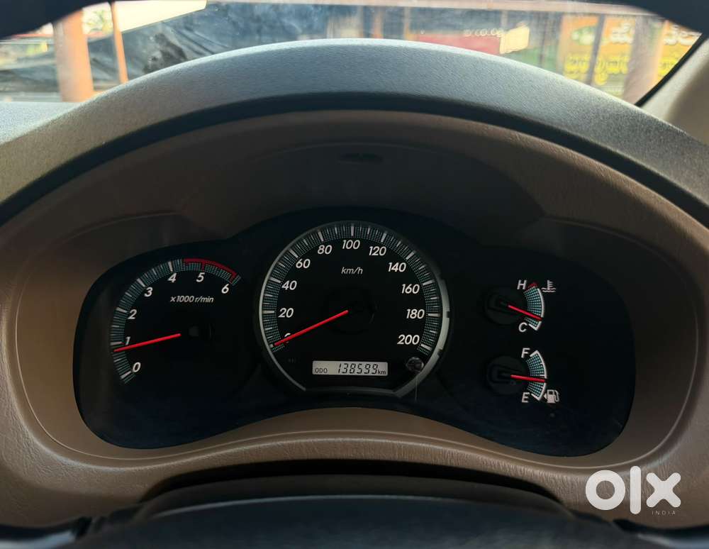 Toyota Innova 2.5 V 8 Str, 2015, Diesel