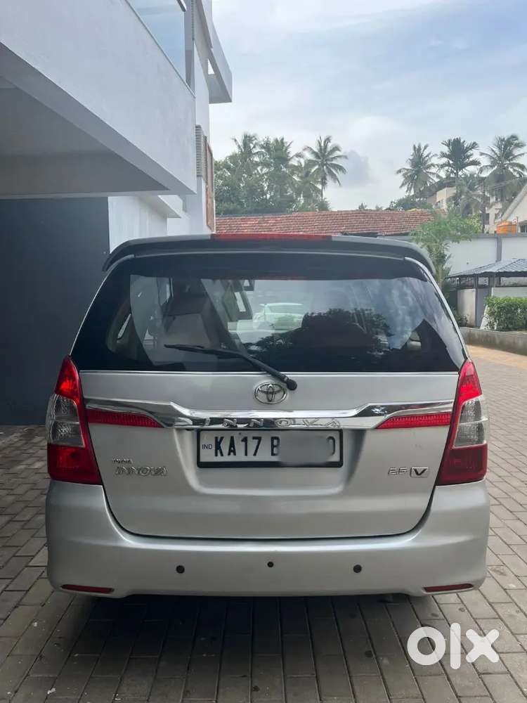 Toyota Innova 2011