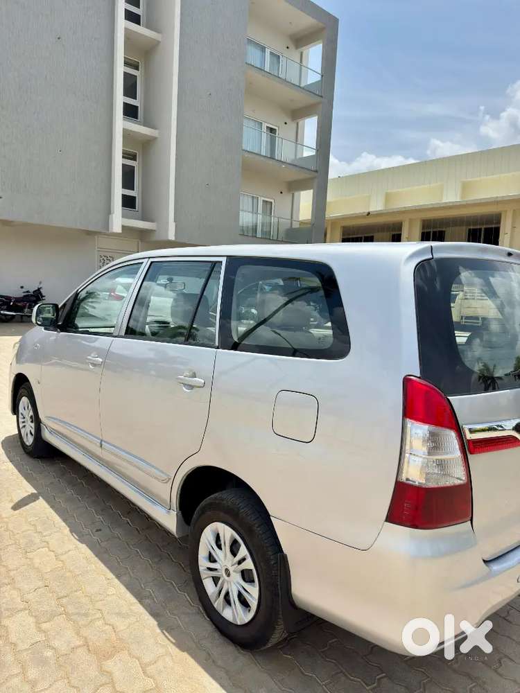 Toyota Innova 1st Owner 2014