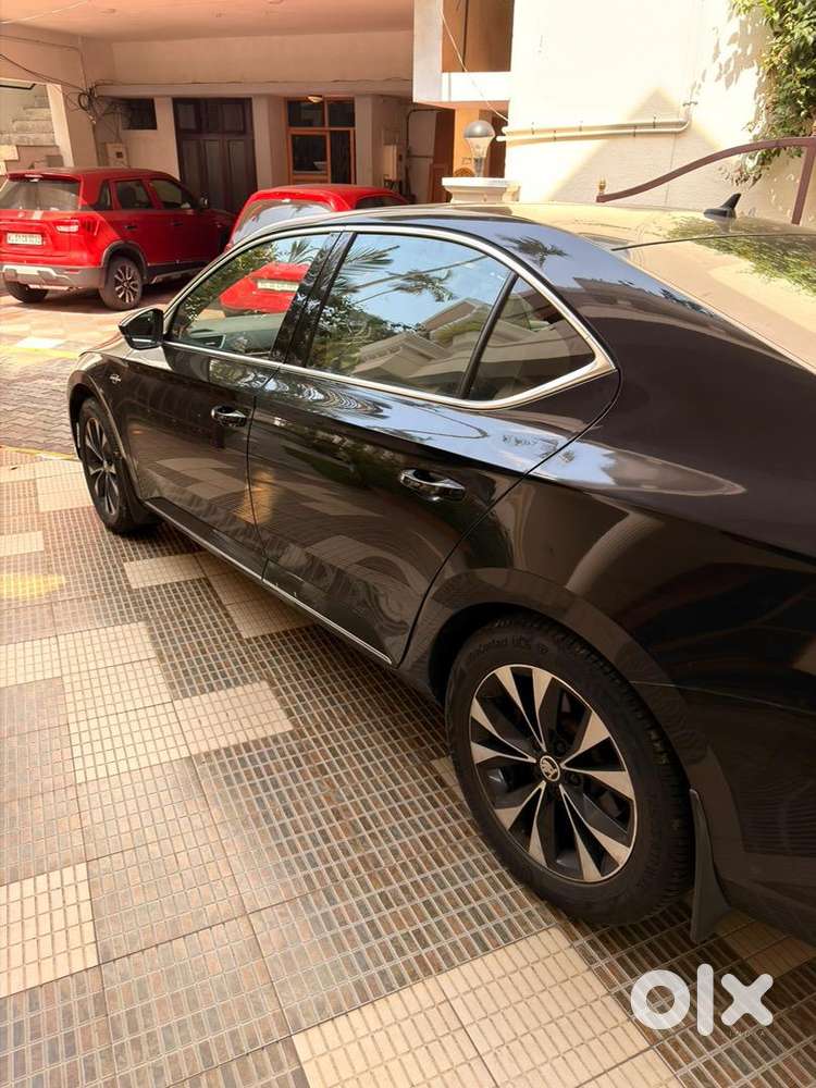 Skoda Superb L&k Magic Black