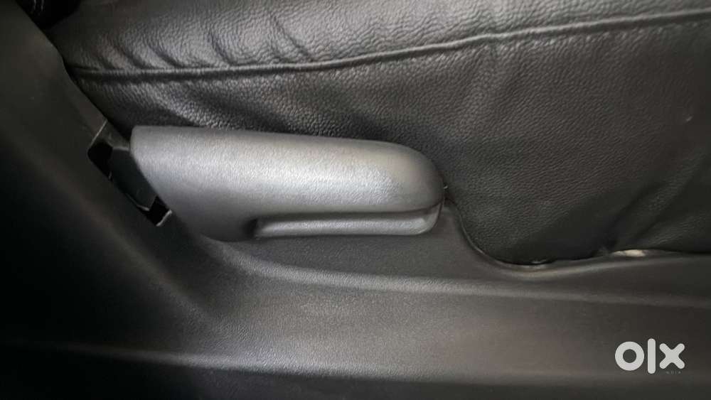 Maruti Suzuki Vitara Brezza 1.5 Vxi At, 2021, Petrol
