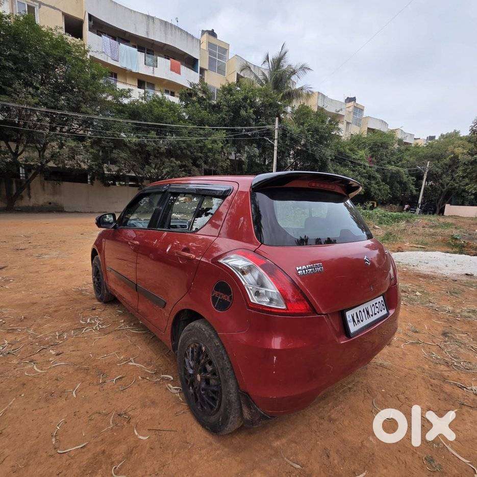 Maruti Suzuki Swift Vxi Abs Bsiv, 2013, Petrol