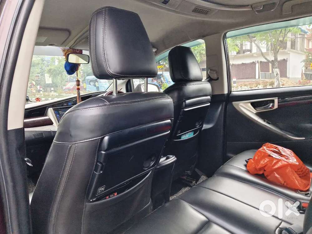 Toyota Innova Crysta 2.4 V 2016 Diesel