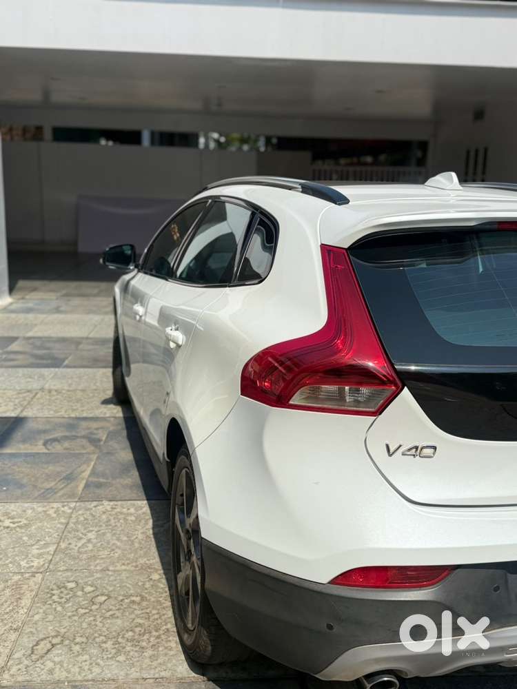 Volvo V40 Cross Country 2016 Diesel Good Condition