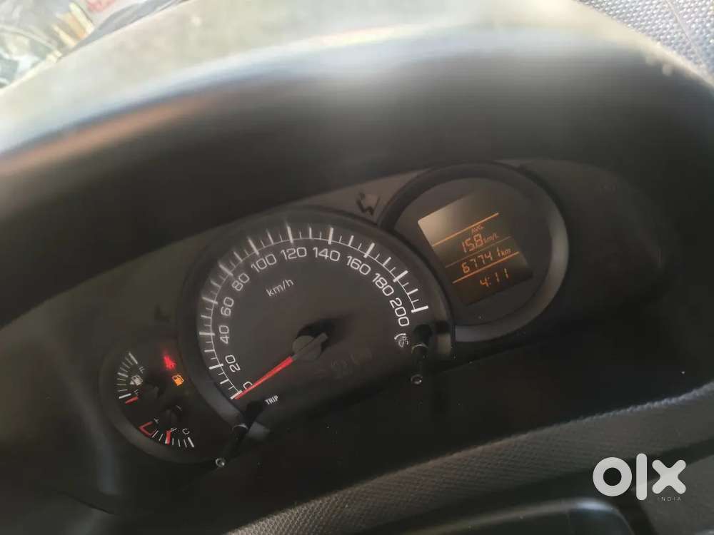 Maruti Suzuki Swift Lxi 2015 Option Petrol Manual