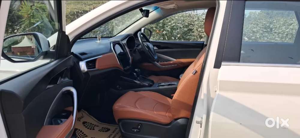 Mg Hector Plus 1.5 Sharp Turbo Cvt 6 Str, 2022, Petrol