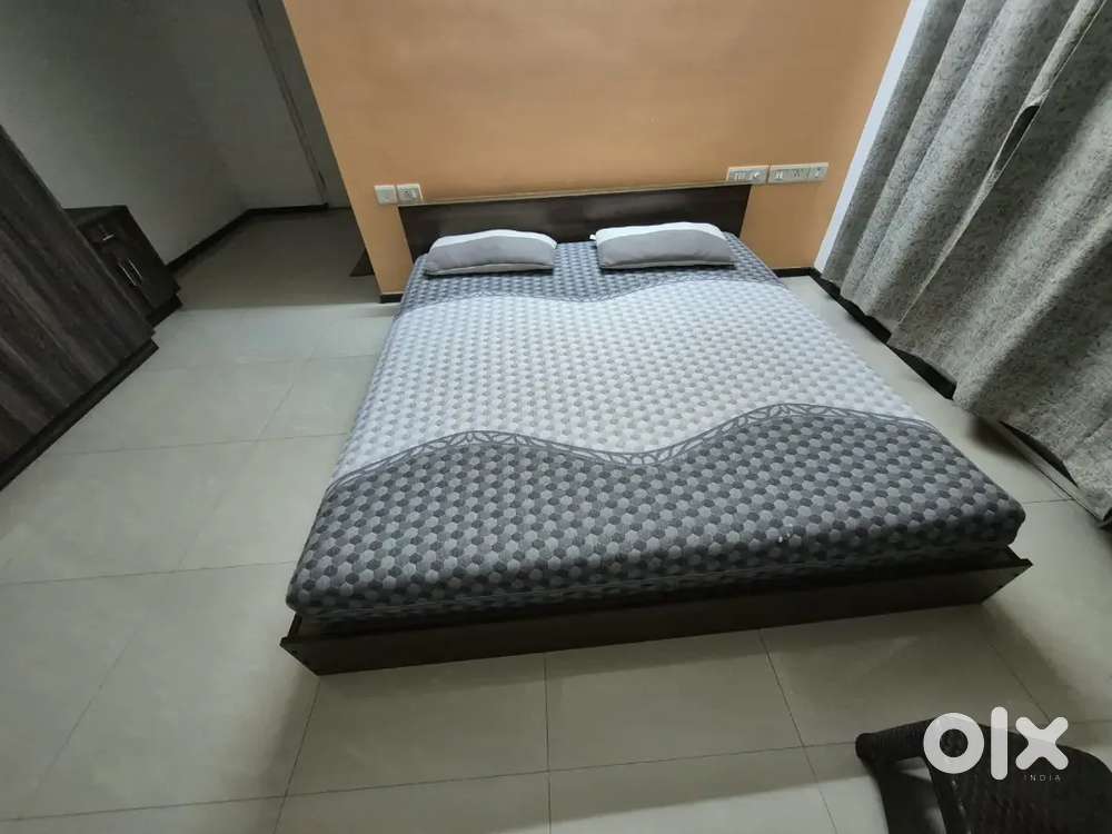 Double bed matress and office table