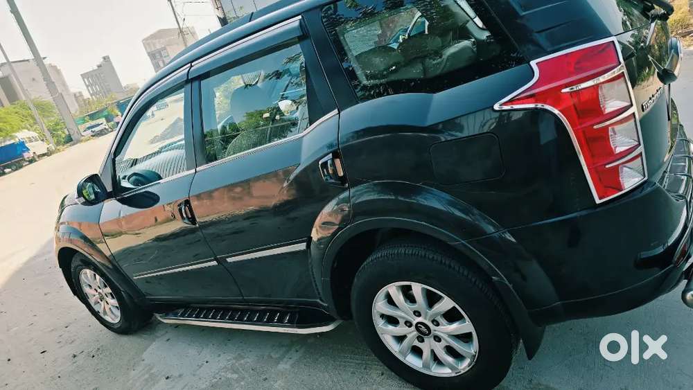 Mahindra Xuv500 W10 2017