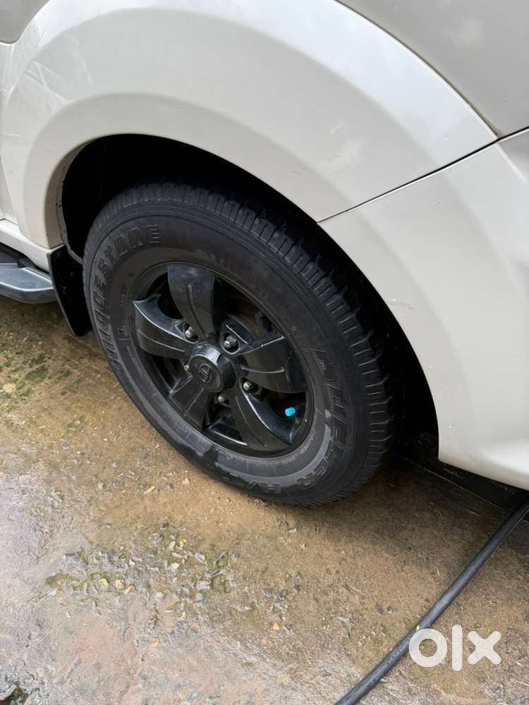 Tata Safari Storme 2016