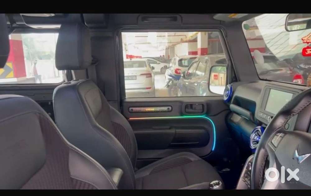 Thar 4x4 Top Model Hard Top  2024  Br01