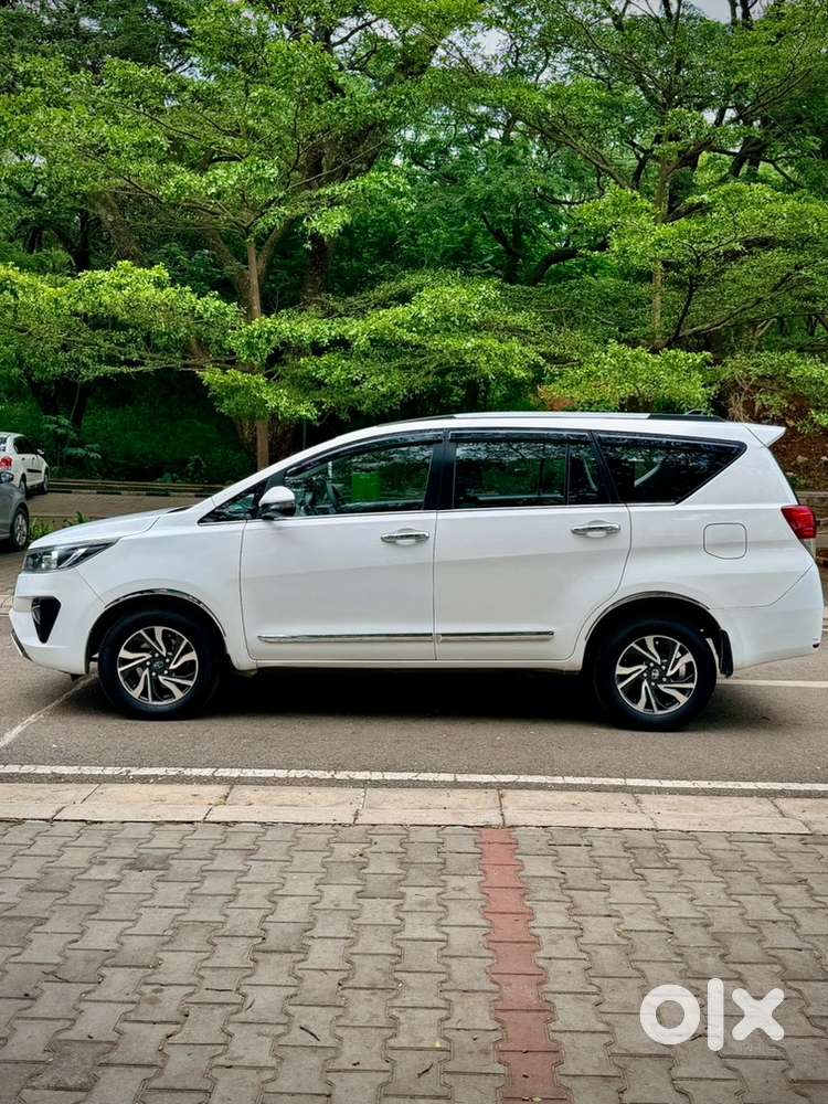 Toyota Innova Crysta 2022 Diesel Well Maintained