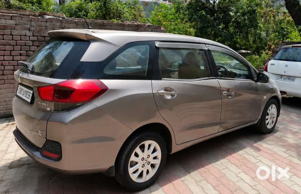 Honda Mobilio Top Variant 2014 , 7 Seater ,chd Registered ,mileage 20+