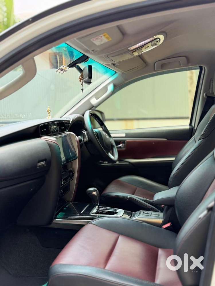 Toyota Fortuner Legender 2023