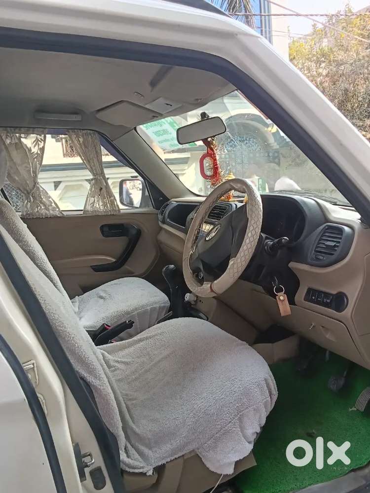 Mahindra Tuv 300 2017