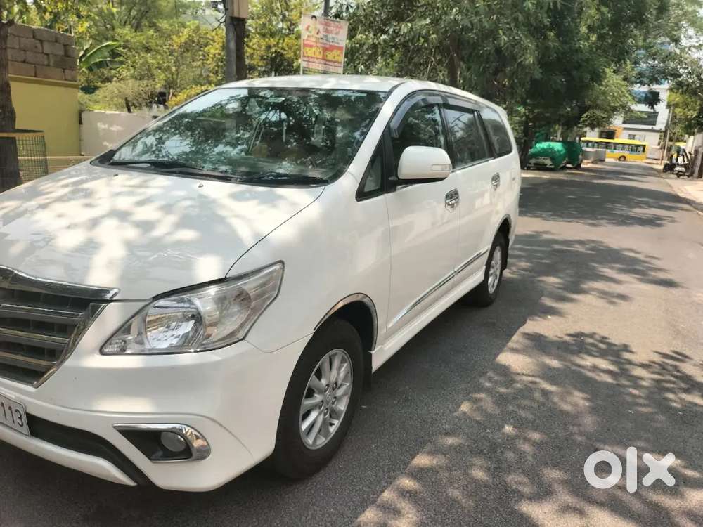 Toyota Innova 2014