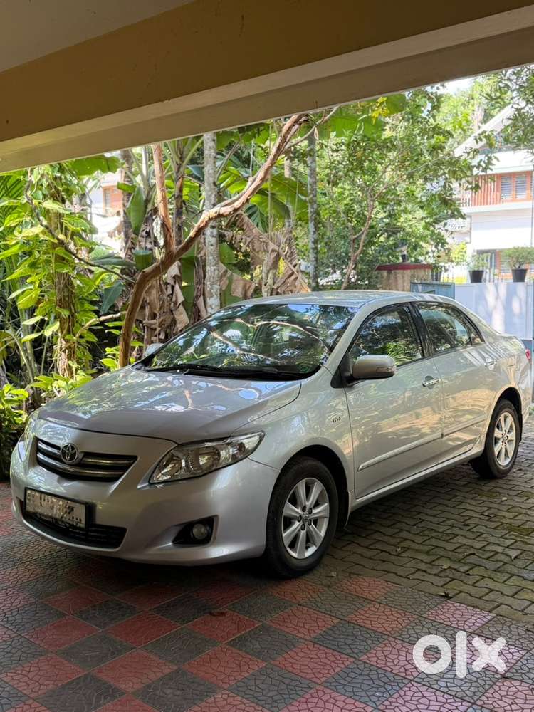 Toyota Corolla Altis 2011 Petrol Well Maintained