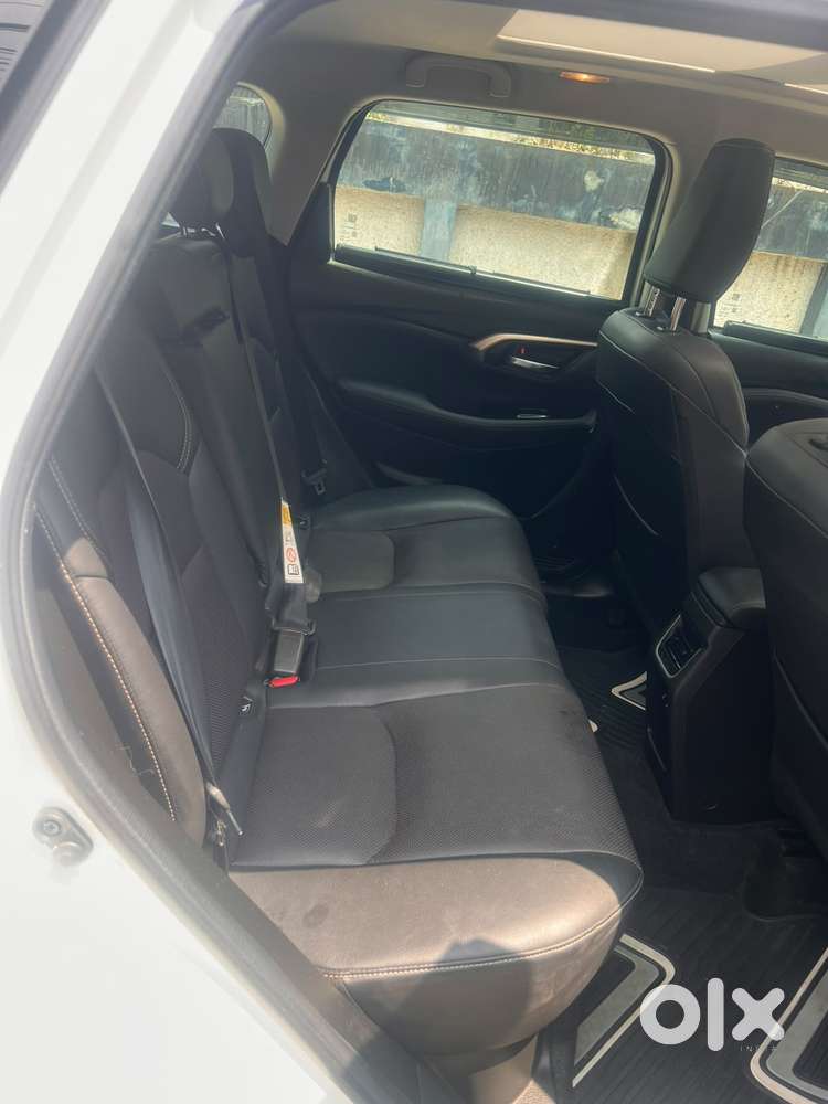 Maruti Suzuki Grand Vitara 1.5 Alpha Plus Intelligent Hybrid Ecvt, 2..