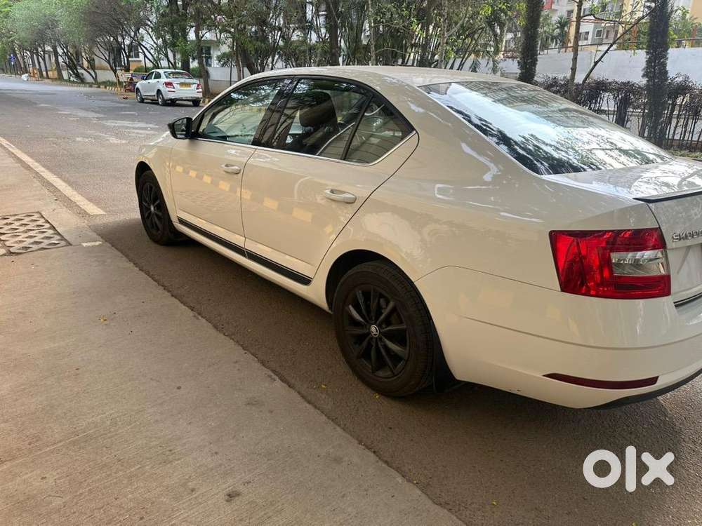 Skoda Octavia Mk3.5 Petrol At