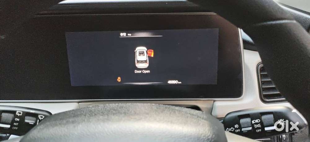 Mahindra Xuv700 2.0 Ax 5 Petrol At Str, 2022, Petrol