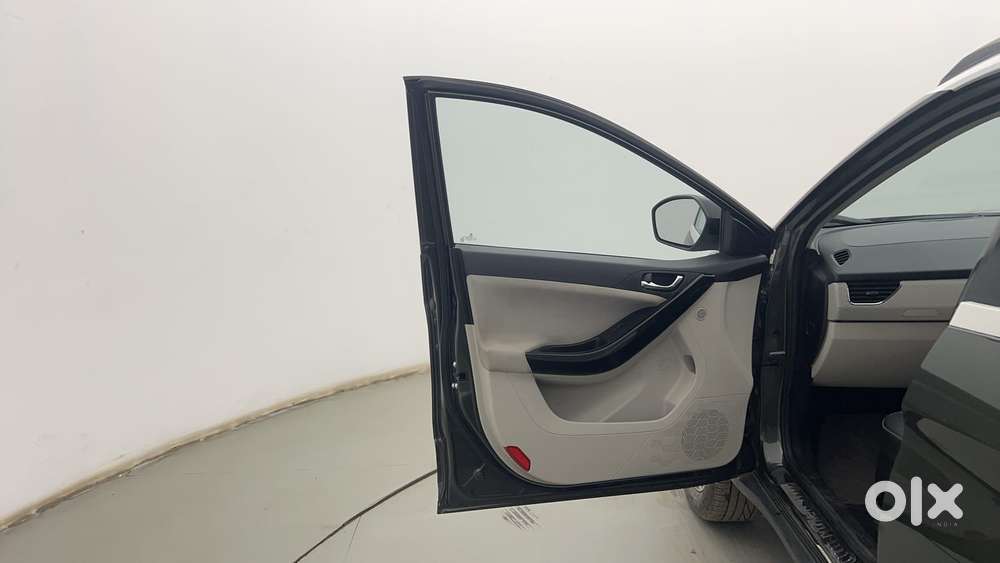 Tata Nexon 1.2 Revotron Xza Plus Dualtone, 2020, Petrol