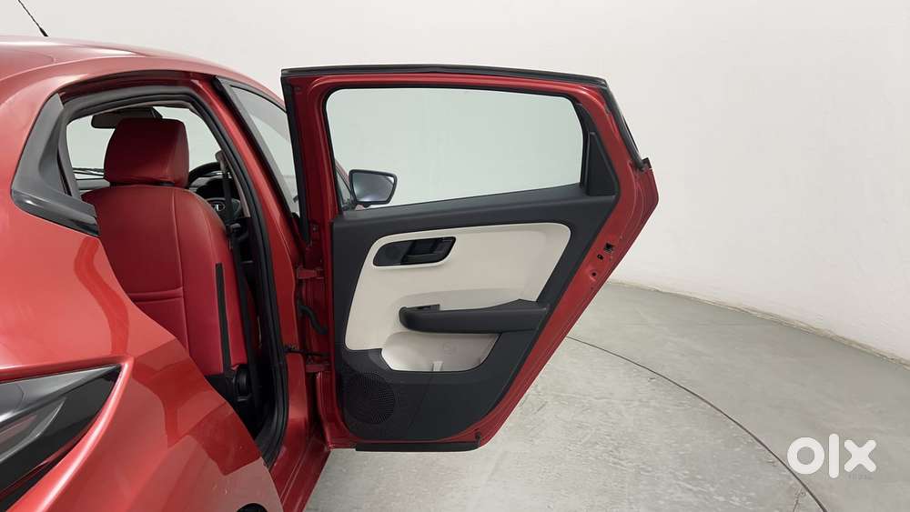 Tata Altroz 1.2 Xt, 2021, Petrol