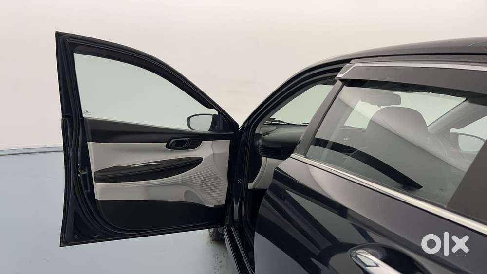 Hyundai I20 Asta (o) 1.2 Mt, 2023, Petrol