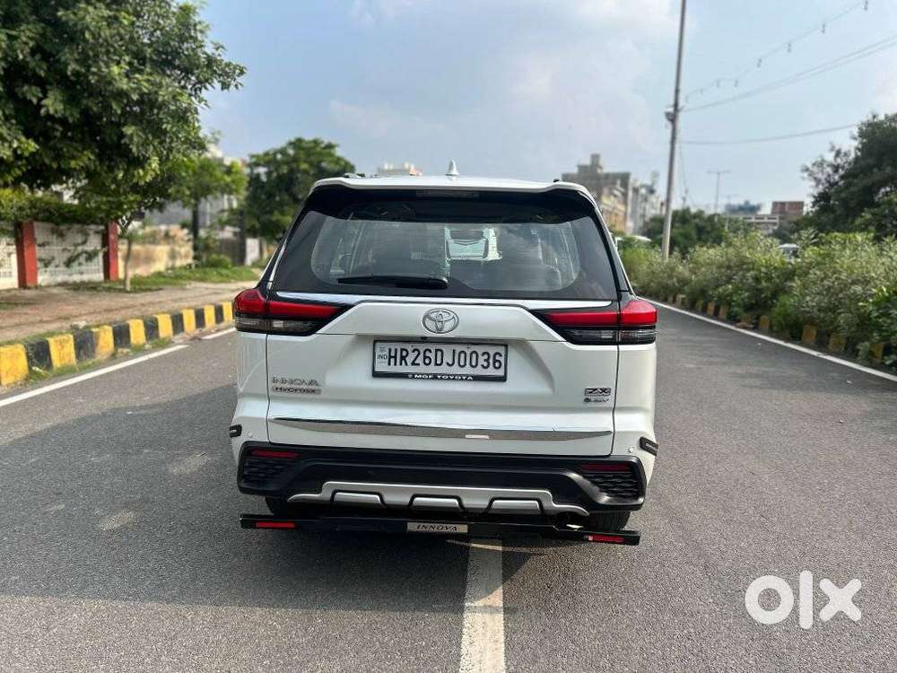 Toyota Innova Hycross 2.0 Zx Hybrid 7 Str, 2025, Petrol