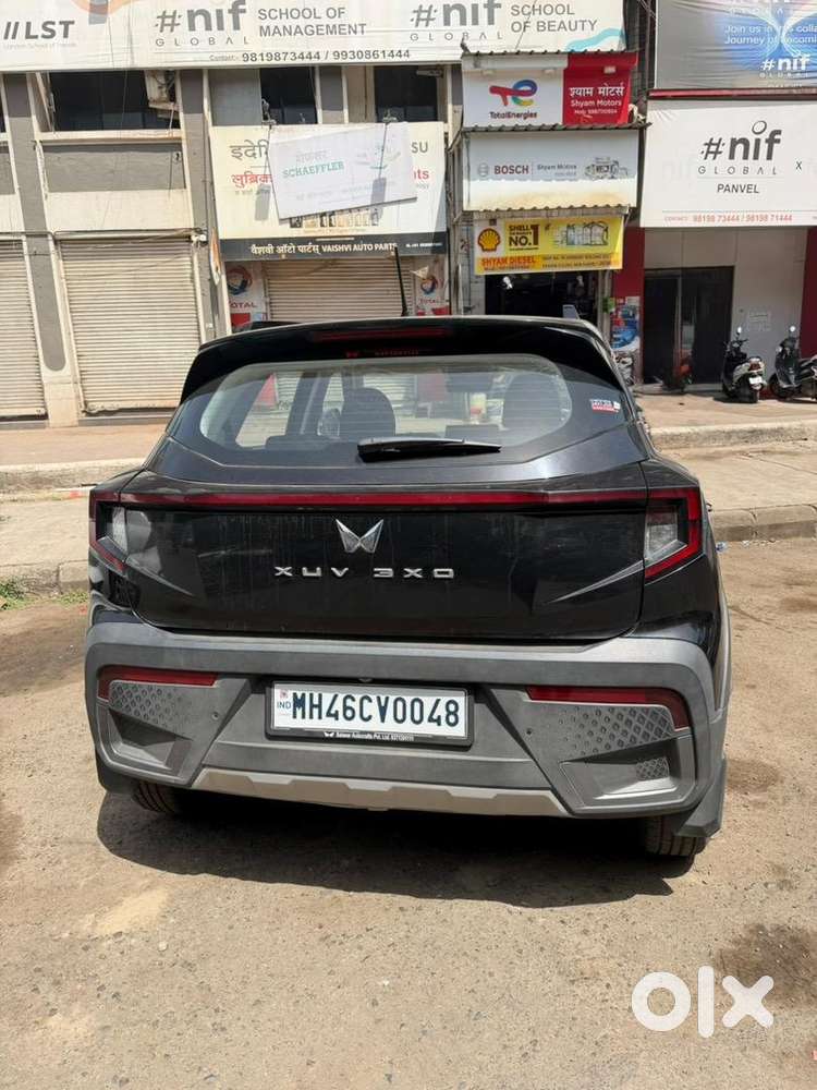 Mahindra Xuv 3xo 2024 Petrol Well Maintained