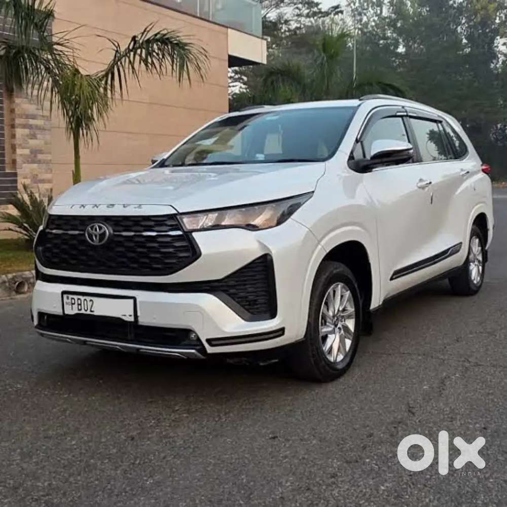 Innova Hycross 2024 Model