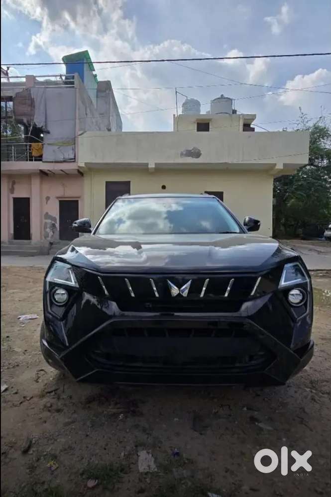 Mahindra Xuv 3xo 2025 Petrol 12000 Km Driven