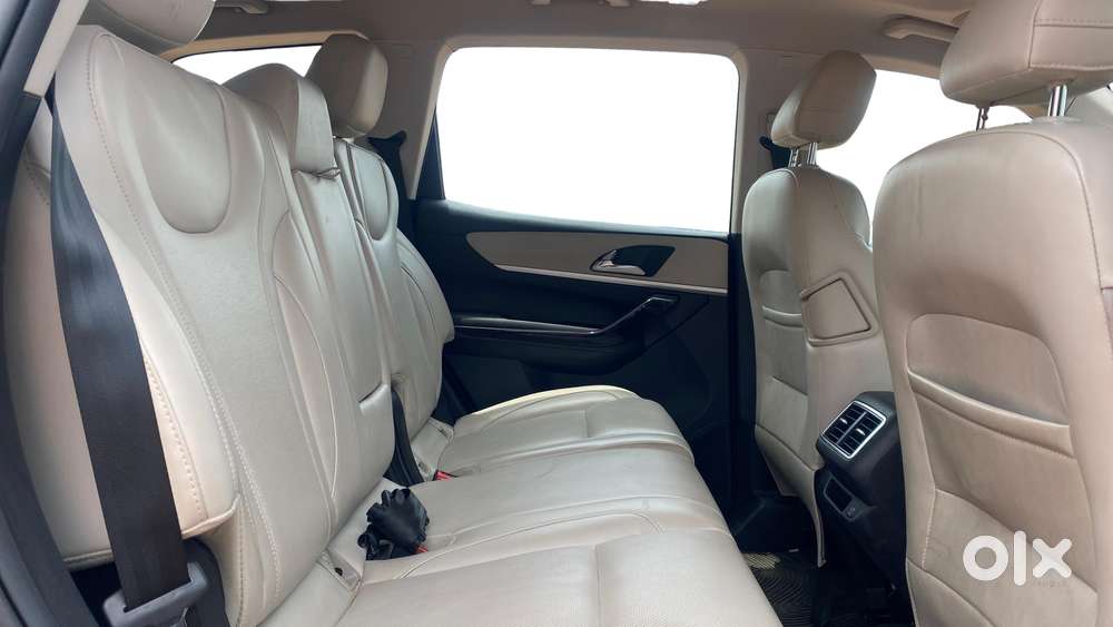 Mahindra Xuv700 2.0 Ax 7 Petrol At Luxury Pack Str, 2023, Petrol