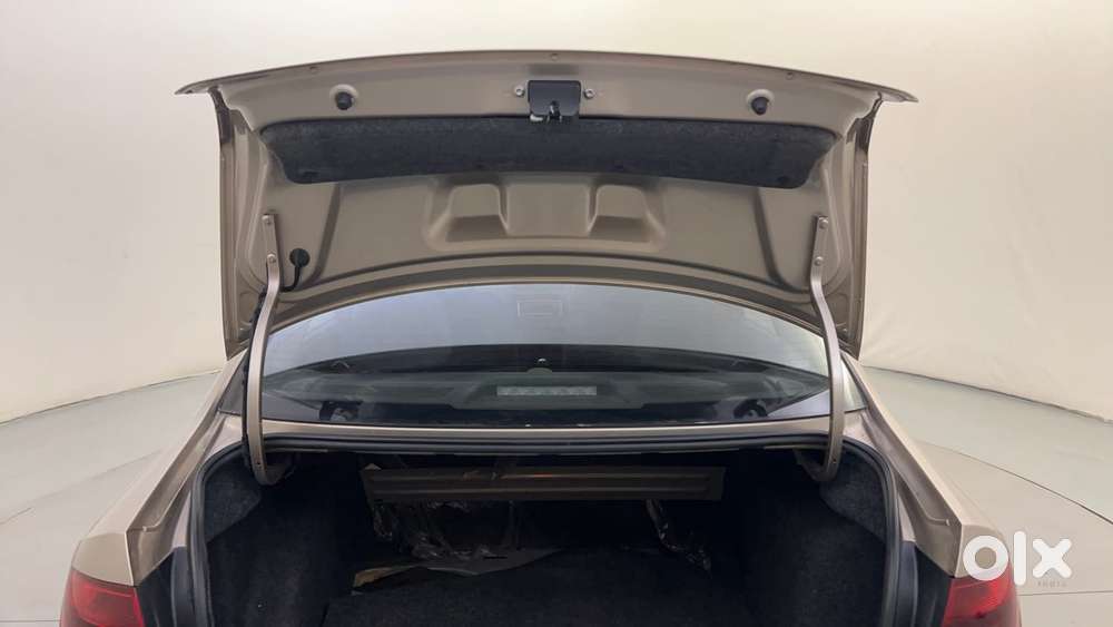 Volkswagen Vento 1.6 Highline, 2016, Petrol