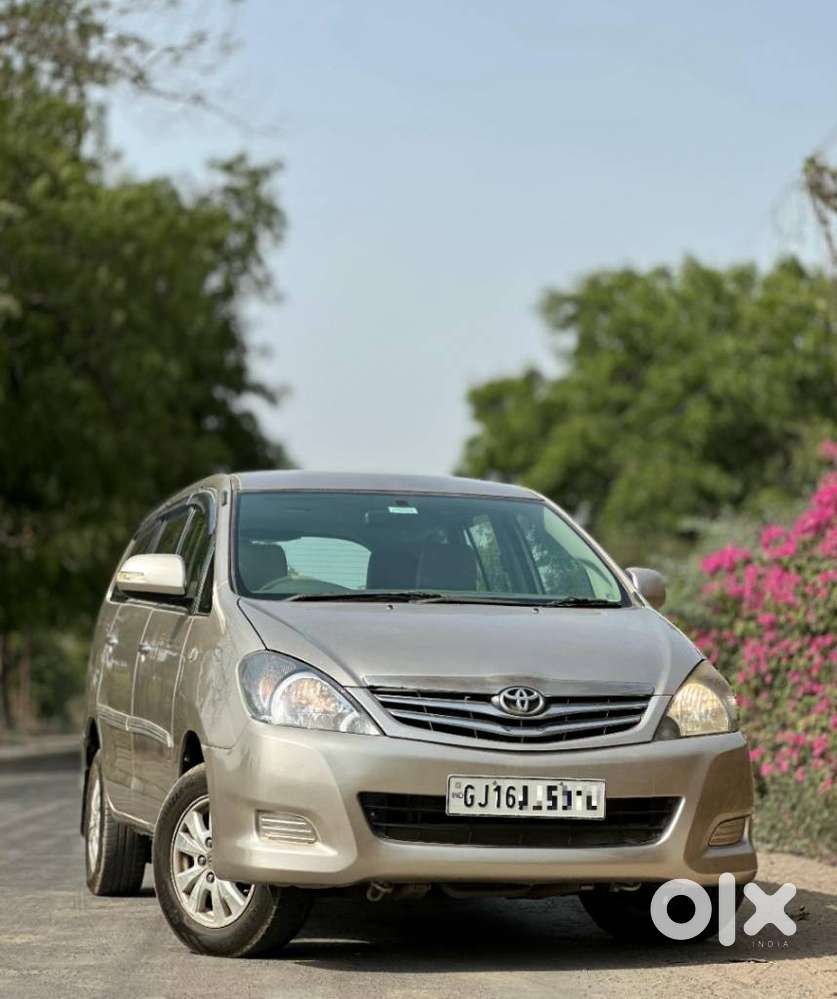 Toyota Innova 2004-2011 2.5 V Diesel 7-seater, 2009, Diesel