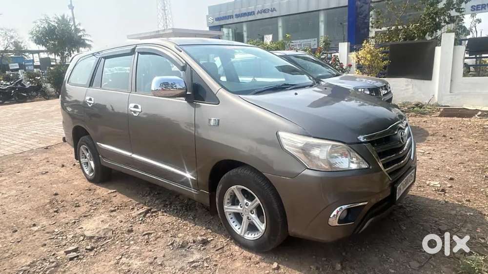 Toyota Innova 2015 Diesel 282000 Km Driven